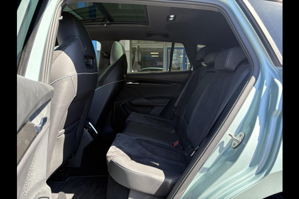 Škoda ENYAQ iV 80 Sportline | Panoramadak | Wegklapbare Trekhaak | Achteruitrijcamera | 21 Inch |