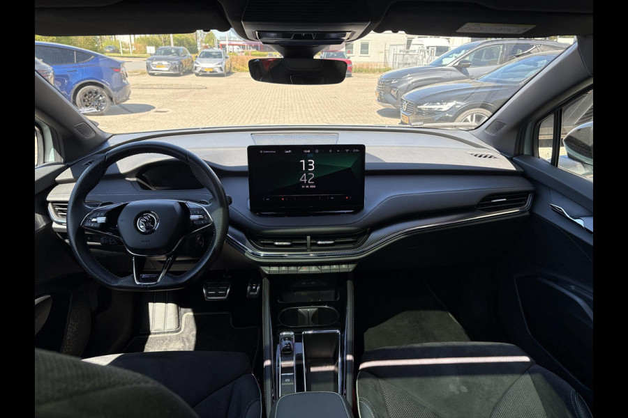 Škoda ENYAQ iV 80 Sportline | Panoramadak | Wegklapbare Trekhaak | Achteruitrijcamera | 21 Inch |