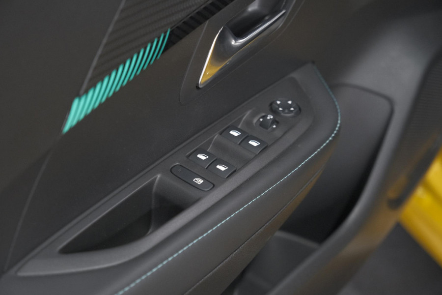 Peugeot 208 PureTech 100 Blue Lease Allure | Allseason Banden | Camera | Navigatie | Parkeersensoren