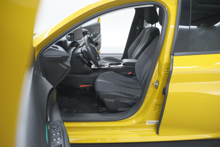 Peugeot 208 PureTech 100 Blue Lease Allure | Allseason Banden | Camera | Navigatie | Parkeersensoren