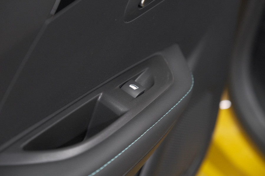 Peugeot 208 PureTech 100 Blue Lease Allure | Allseason Banden | Camera | Navigatie | Parkeersensoren