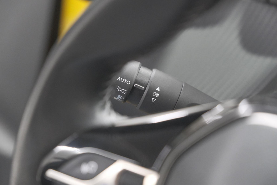 Peugeot 208 PureTech 100 Blue Lease Allure | Allseason Banden | Camera | Navigatie | Parkeersensoren
