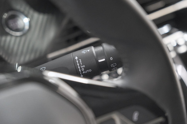 Peugeot 208 PureTech 100 Blue Lease Allure | Allseason Banden | Camera | Navigatie | Parkeersensoren