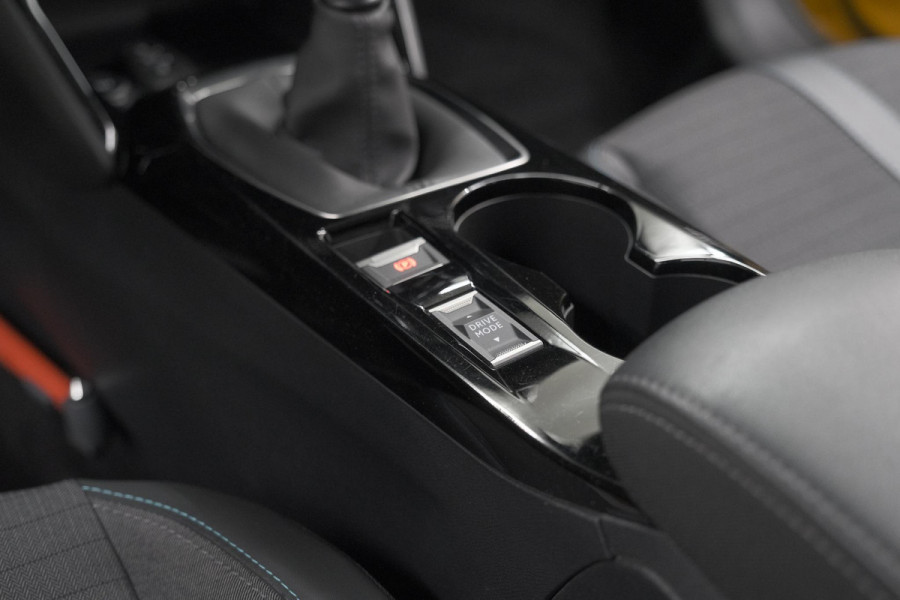 Peugeot 208 PureTech 100 Blue Lease Allure | Allseason Banden | Camera | Navigatie | Parkeersensoren
