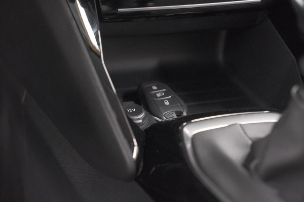 Peugeot 208 PureTech 100 Blue Lease Allure | Allseason Banden | Camera | Navigatie | Parkeersensoren