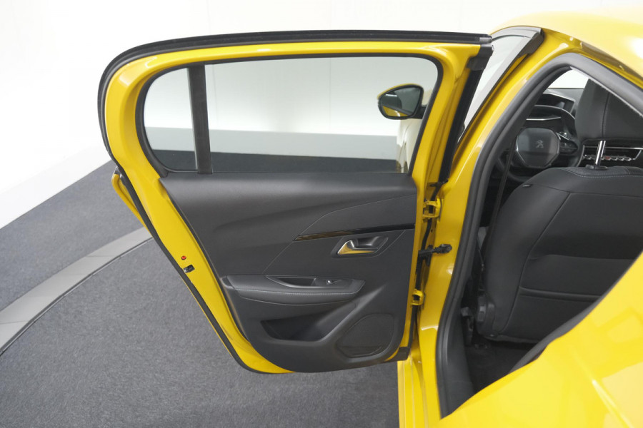 Peugeot 208 PureTech 100 Blue Lease Allure | Allseason Banden | Camera | Navigatie | Parkeersensoren