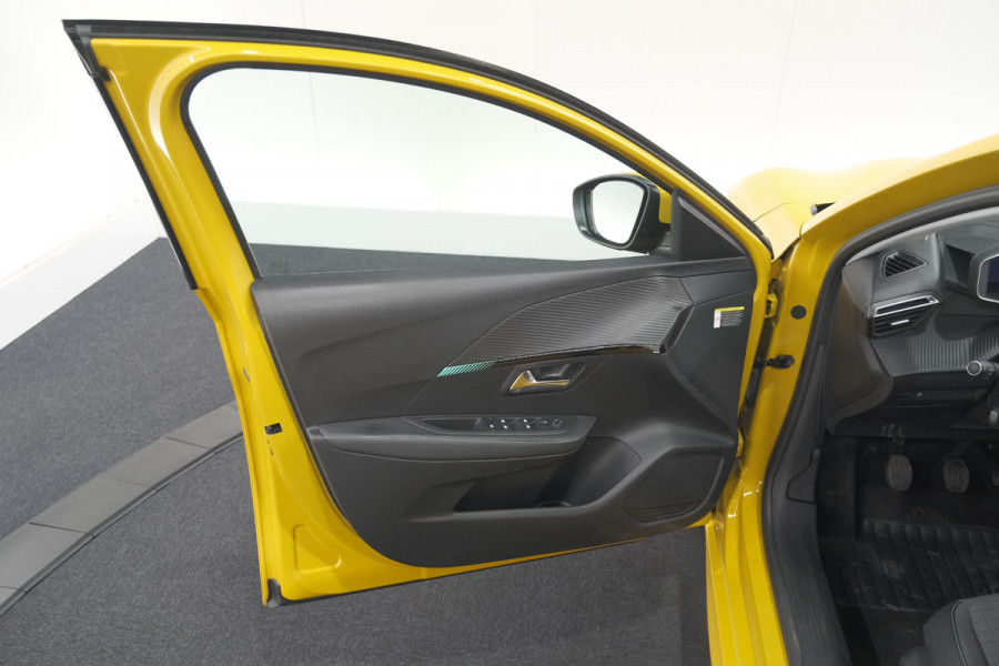 Peugeot 208 PureTech 100 Blue Lease Allure | Allseason Banden | Camera | Navigatie | Parkeersensoren