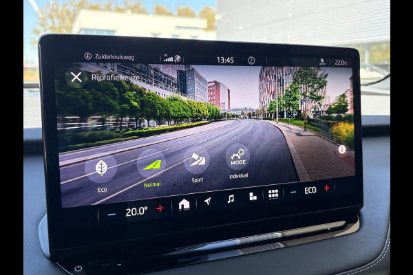 Škoda ENYAQ iV 80 Sportline | Panoramadak | Wegklapbare Trekhaak | Achteruitrijcamera | 21 Inch |