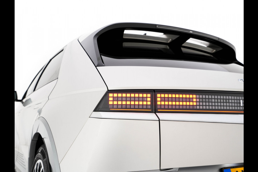 Hyundai IONIQ 5 Lounge 73kWh [ 3-Fase-11kW ] {SOH-97%} (INCL-BTW) Aut *HEATPUMP | LEATHER | BOSE-SOUND | FULL-LED | ADAPTIVE-CRUISE | BLINDSPOT | DIGI-COCKPIT | AMBIENTLIGHT | DAB | SHIFTPADDLES | HEAD-UP | NAVI-FULLMAP | KEYLESS | ...