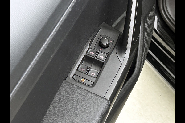 Seat Ibiza 1.0 EcoTSI Style Business Intense (VIRTUAL, CARPLAY, PDC, STOELVERWARMING, CARPLAY, 1e EIGENAAR, GOED ONDERHOUDEN)