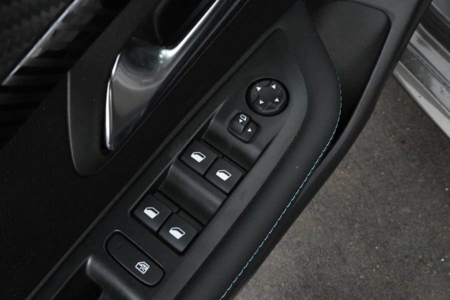 Peugeot 208 1.2 PureTech Allure Pack Apple carplay, climate