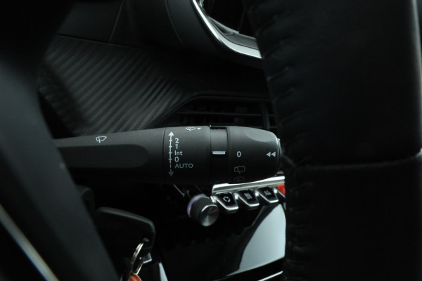 Peugeot 208 1.2 PureTech Allure Pack Apple carplay, climate