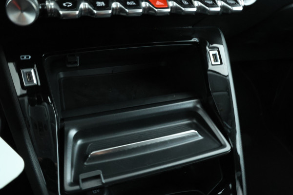 Peugeot 208 1.2 PureTech Allure Pack Apple carplay, climate