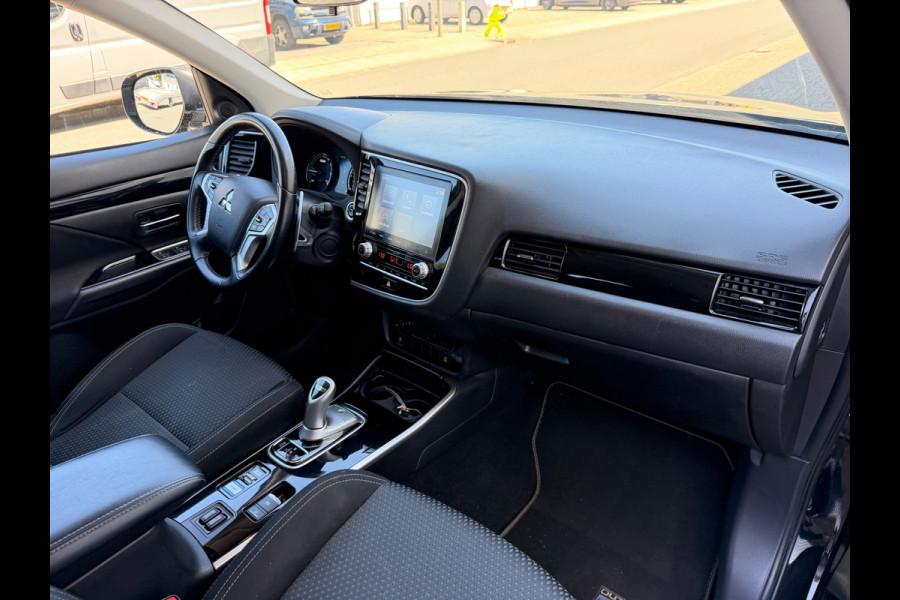 Mitsubishi Outlander 2.4 PHEV 240PK AWD PURE PLUG IN HYBRIDE CAMERA CARPLAY LED-XENON