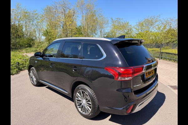 Mitsubishi Outlander 2.4 PHEV 240PK AWD PURE PLUG IN HYBRIDE CAMERA CARPLAY LED-XENON