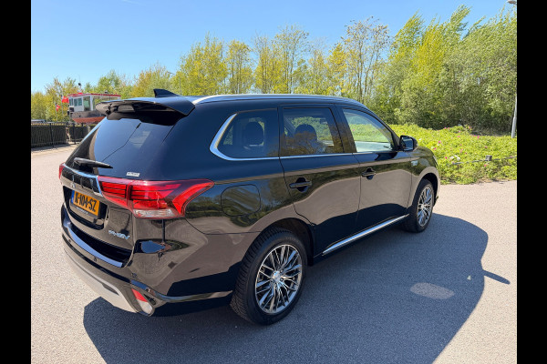 Mitsubishi Outlander 2.4 PHEV 240PK AWD PURE PLUG IN HYBRIDE CAMERA CARPLAY LED-XENON