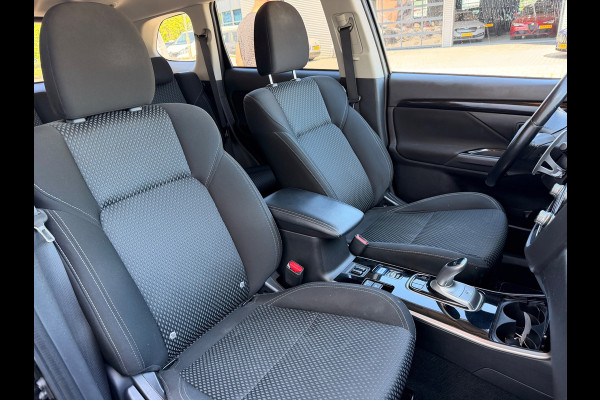Mitsubishi Outlander 2.4 PHEV 240PK AWD PURE PLUG IN HYBRIDE CAMERA CARPLAY LED-XENON
