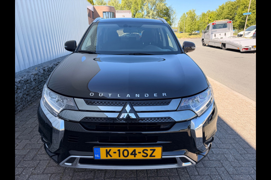 Mitsubishi Outlander 2.4 PHEV 240PK AWD PURE PLUG IN HYBRIDE CAMERA CARPLAY LED-XENON