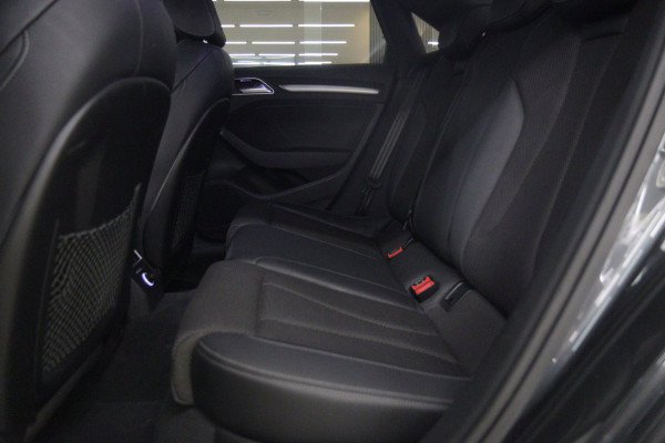 Audi A3 Limousine 35 TFSI 3X S-LINE PANO/CARPLAY/NAVI/STOELMASSAGE/TREKH/VOL