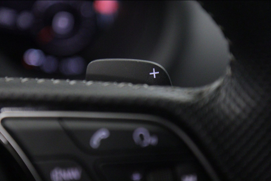 Audi A3 Limousine 35 TFSI 3X S-LINE PANO/CARPLAY/NAVI/STOELMASSAGE/TREKH/VOL
