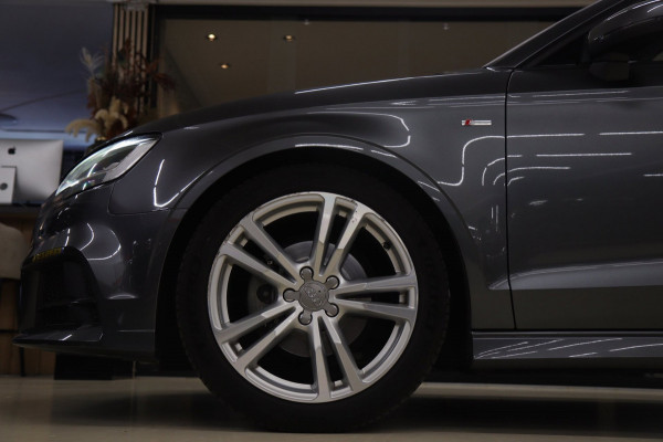 Audi A3 Limousine 35 TFSI 3X S-LINE PANO/CARPLAY/NAVI/STOELMASSAGE/TREKH/VOL