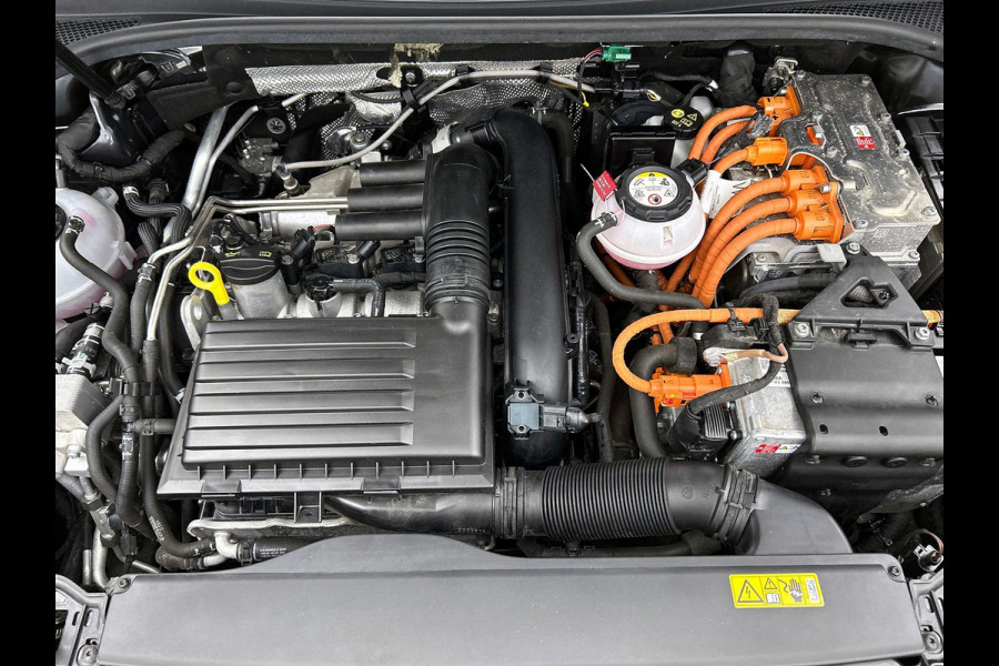 Audi Q3 Sportback 45 TFSI e Plug-In Hybrid S Line LEER | VIRTUAL | 20” LM | SIDE-ASSIST