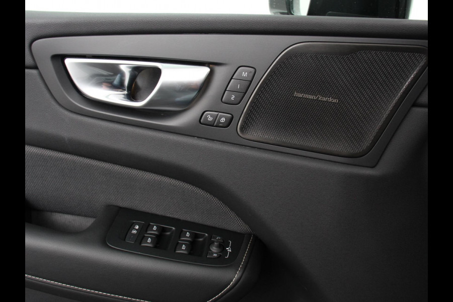 Volvo XC60 2.0 T6 Plug-in hybrid AWD Plus Dark | Harman/Kardon | Full LED | Adaptive Cruise Control + Pilot Assist |Parkeersensoren V&A+ 360 camera | Panaromadak