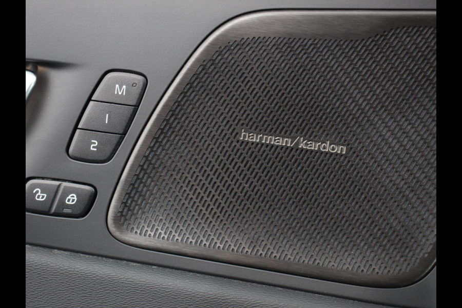 Volvo XC60 2.0 T6 Plug-in hybrid AWD Plus Dark | Harman/Kardon | Full LED | Adaptive Cruise Control + Pilot Assist |Parkeersensoren V&A+ 360 camera | Panaromadak