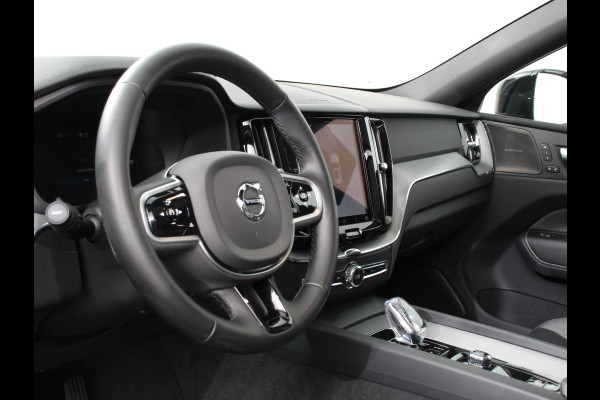 Volvo XC60 2.0 T6 Plug-in hybrid AWD Plus Dark | Harman/Kardon | Full LED | Adaptive Cruise Control + Pilot Assist |Parkeersensoren V&A+ 360 camera | Panaromadak