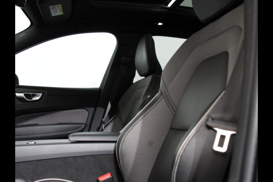 Volvo XC60 2.0 T6 Plug-in hybrid AWD Plus Dark | Harman/Kardon | Full LED | Adaptive Cruise Control + Pilot Assist |Parkeersensoren V&A+ 360 camera | Panaromadak