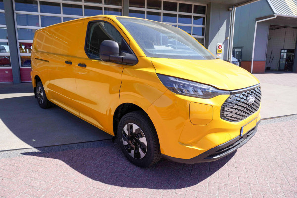 Ford E-Transit Cust. 320 L2H1 136PK Trend 65 kWh Automaat nr. V113 | Airco | Cruise | Camera | Apple CP| Trekhaak 8 STUKS