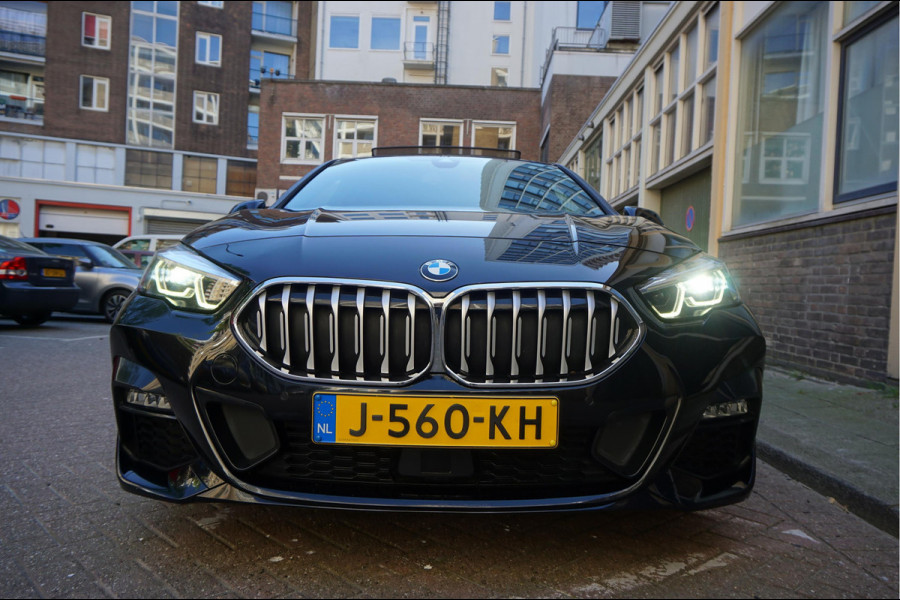 BMW 2 Serie Gran Coupé 218i High Executive M-SPORT | Pano-dak | Sfeer | Adaptive + Lane | Apple CarPlay | NL Auto | Compleet BMW onderhouden
