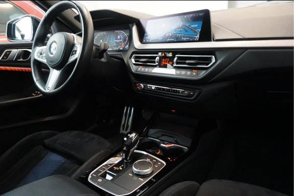 BMW 2 Serie Gran Coupé 218i High Executive M-SPORT | Pano-dak | Sfeer | Adaptive + Lane | Apple CarPlay | NL Auto | Compleet BMW onderhouden