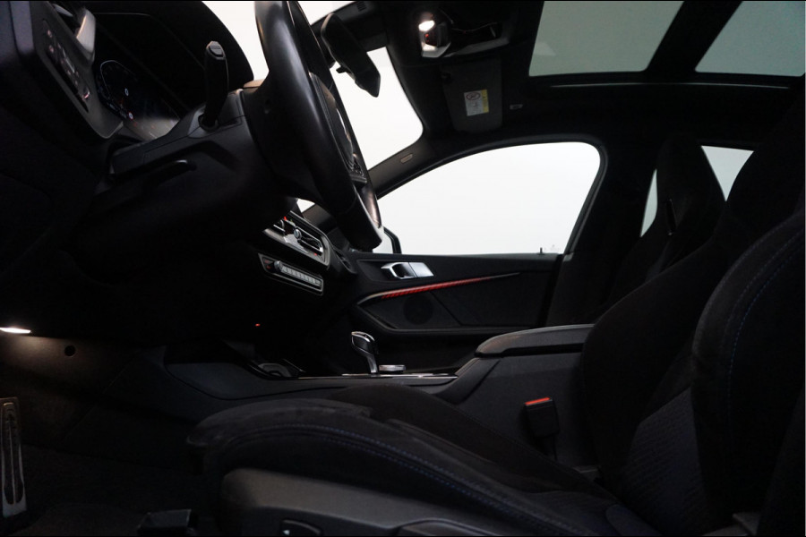 BMW 2 Serie Gran Coupé 218i High Executive M-SPORT | Pano-dak | Sfeer | Adaptive + Lane | Apple CarPlay | NL Auto | Compleet BMW onderhouden