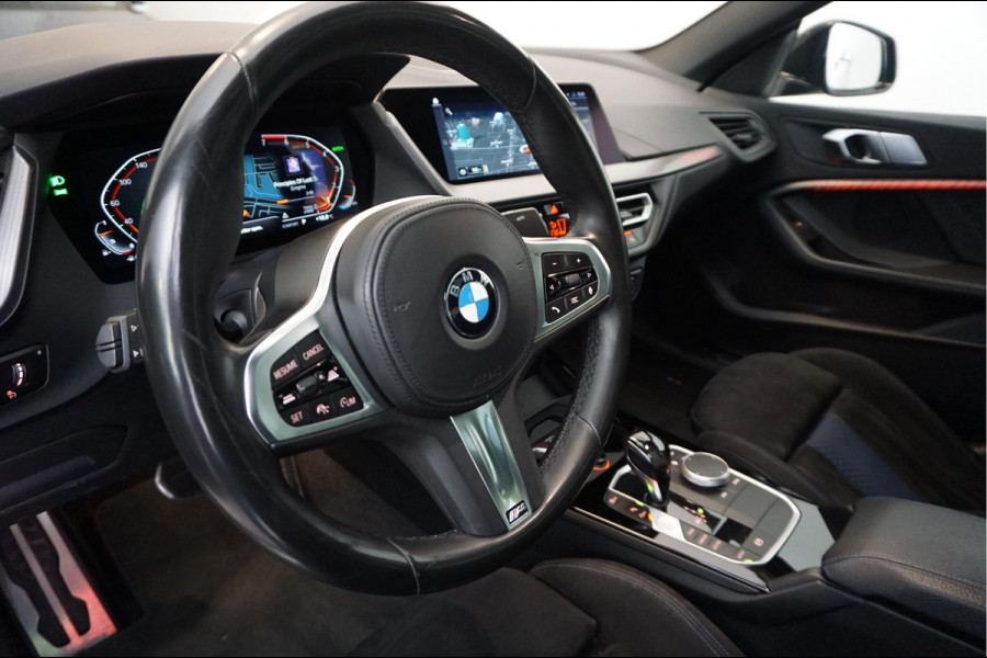BMW 2 Serie Gran Coupé 218i High Executive M-SPORT | Pano-dak | Sfeer | Adaptive + Lane | Apple CarPlay | NL Auto | Compleet BMW onderhouden