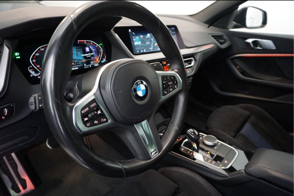 BMW 2 Serie Gran Coupé 218i High Executive M-SPORT | Pano-dak | Sfeer | Adaptive + Lane | Apple CarPlay | NL Auto | Compleet BMW onderhouden