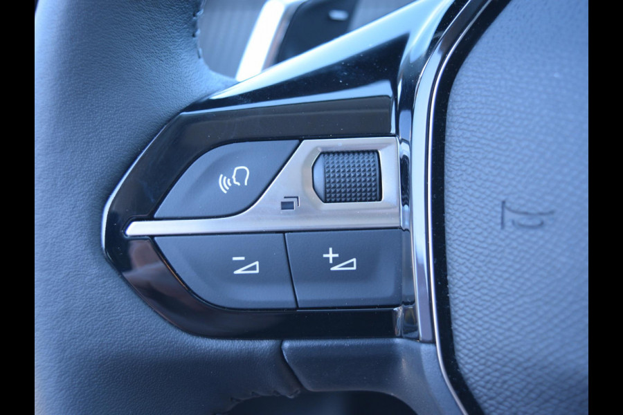 Peugeot 208 1.2 Hybrid 110 e-DCS6 Allure | TOT 8 JAAR GARANTIE | 110 PK | AUTOMAAT | NAVI | PARKEERSENSOREN MET CAMERA | CLIMATE CONTROL | 7.354 KM