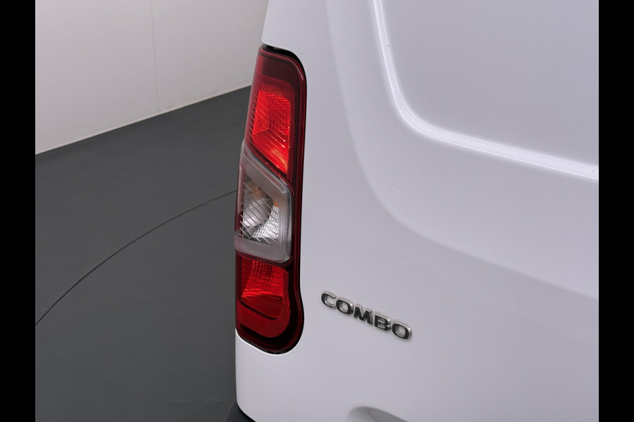 Opel Combo 1.5D L1H1 Navi Dab AppleCarplay AndroidAuto CruiseControl Airco SchuifdeurRechts Pdc Boordcomputer Elek.Ramen/Spiegels Usb Stuurbekrachtiging Mistlampen
