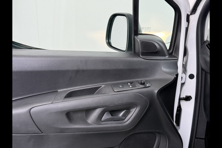 Opel Combo 1.5D L1H1 Navi Dab AppleCarplay AndroidAuto CruiseControl Airco SchuifdeurRechts Pdc Boordcomputer Elek.Ramen/Spiegels Usb Stuurbekrachtiging Mistlampen