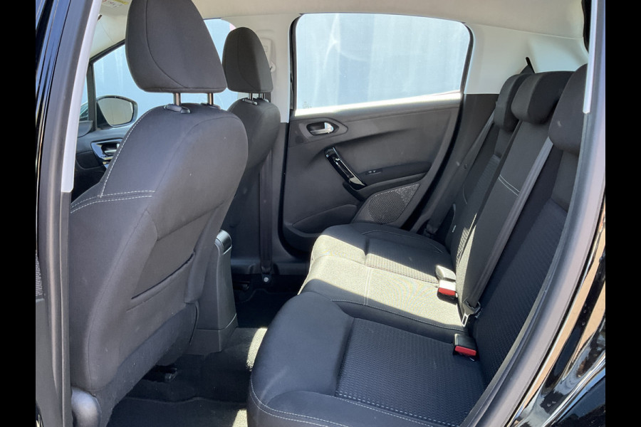 Peugeot 208 1.2 PureTech Blue Lease Allure Nav/Cruise Carplay Clima Orig.NL Voll.Onderhouden!