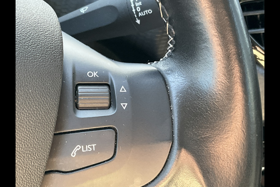Peugeot 208 1.2 PureTech Blue Lease Allure Nav/Cruise Carplay Clima Orig.NL Voll.Onderhouden!