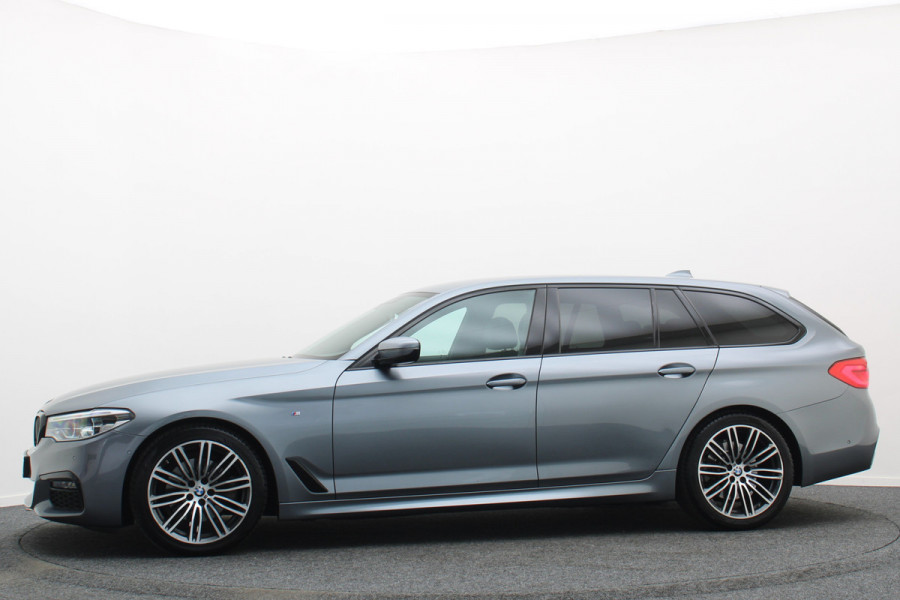 BMW 5 Serie Touring 520i High Executive Climate, Camera, Cruise, Navigatie, Bluetooth, Sportstoelen, DAB, PDC, 19''