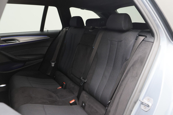 BMW 5 Serie Touring 520i High Executive Climate, Camera, Cruise, Navigatie, Bluetooth, Sportstoelen, DAB, PDC, 19''