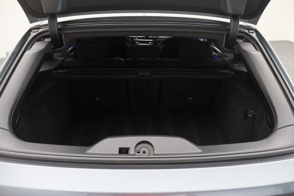 BMW 5 Serie Touring 520i High Executive Climate, Camera, Cruise, Navigatie, Bluetooth, Sportstoelen, DAB, PDC, 19''