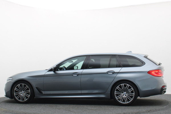 BMW 5 Serie Touring 520i High Executive Climate, Camera, Cruise, Navigatie, Bluetooth, Sportstoelen, DAB, PDC, 19''