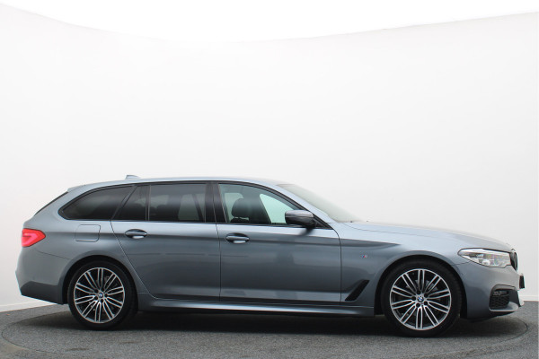 BMW 5 Serie Touring 520i High Executive Climate, Camera, Cruise, Navigatie, Bluetooth, Sportstoelen, DAB, PDC, 19''