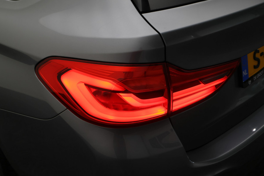 BMW 5 Serie Touring 520i High Executive Climate, Camera, Cruise, Navigatie, Bluetooth, Sportstoelen, DAB, PDC, 19''
