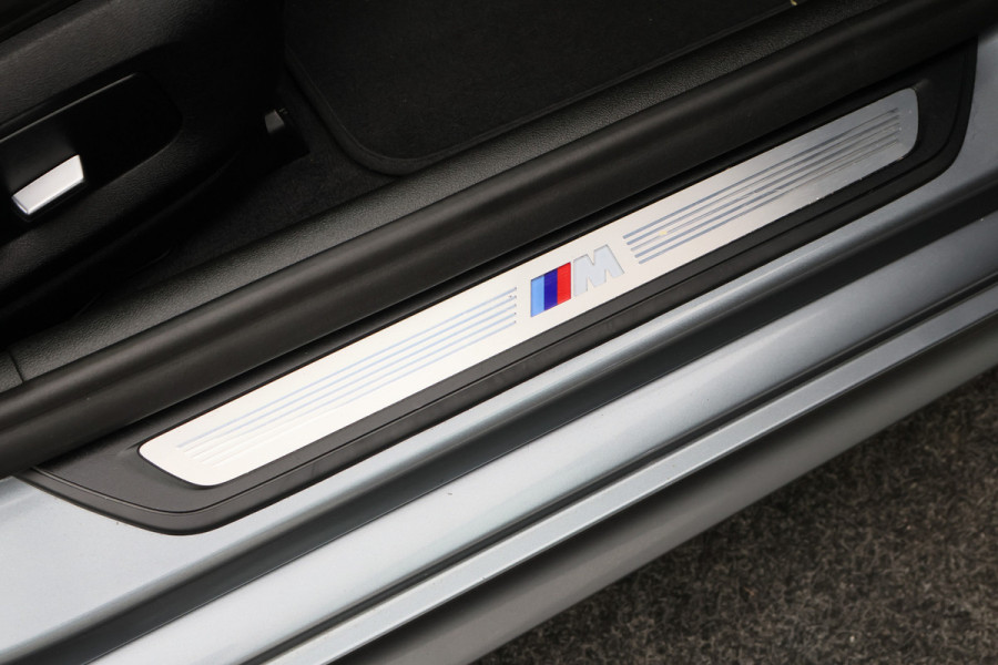 BMW 5 Serie Touring 520i High Executive Climate, Camera, Cruise, Navigatie, Bluetooth, Sportstoelen, DAB, PDC, 19''