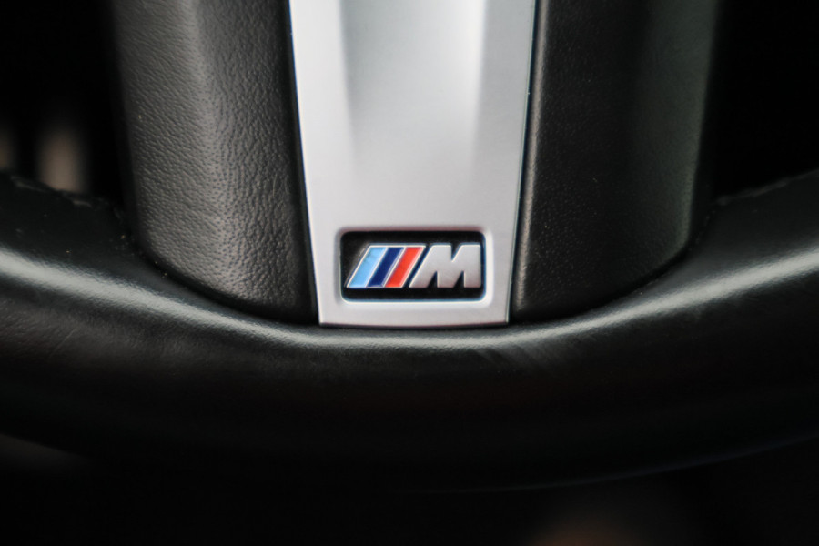 BMW 5 Serie Touring 520i High Executive Climate, Camera, Cruise, Navigatie, Bluetooth, Sportstoelen, DAB, PDC, 19''
