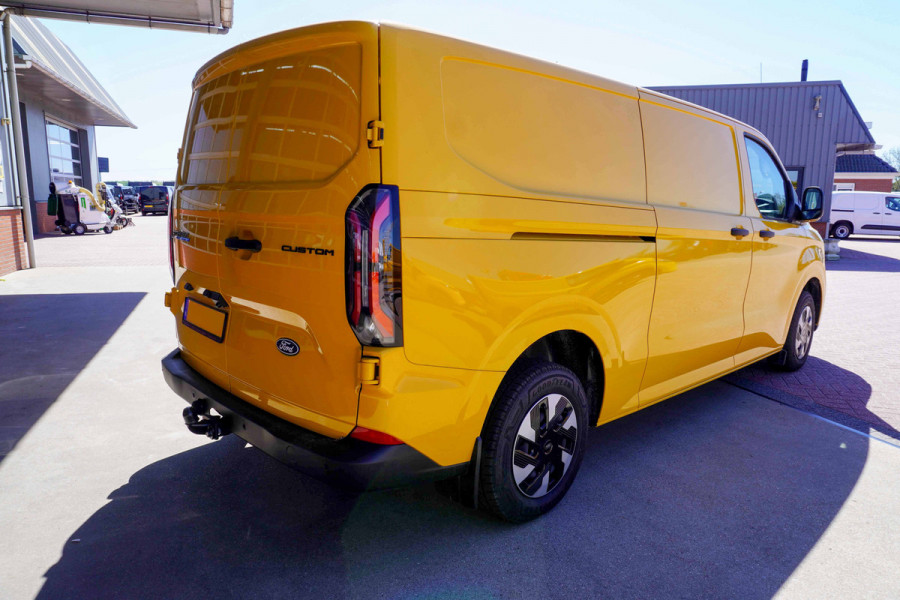 Ford E-Transit Cust. 340 L2H1 136PK Trend 65 kWh Automaat Nr. V091 | Airco | Cruise | Camera | Apple CP | Trekhaak